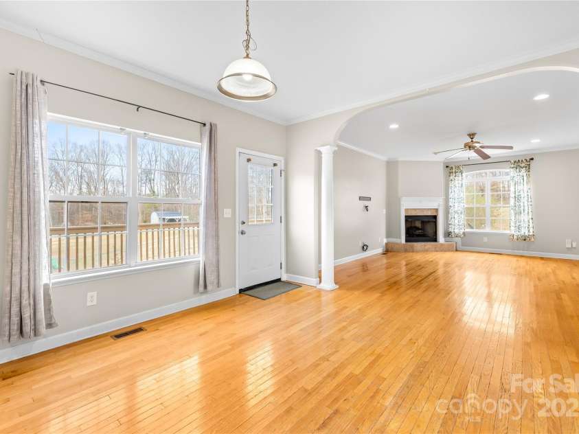 107 Dove Meadow Lane, Statesville, NC 28625.  MLS# CAR4333488, YatesRealty ID 2529. 