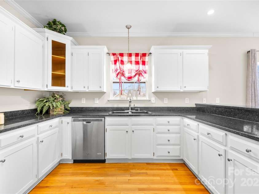 107 Dove Meadow Lane, Statesville, NC 28625.  MLS# CAR4333488, YatesRealty ID 2529. 