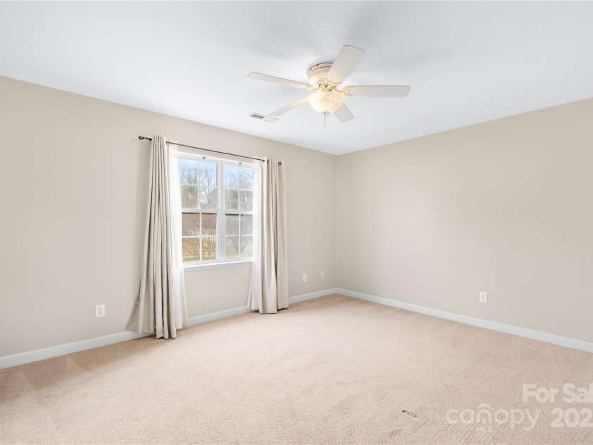 107 Dove Meadow Lane, Statesville, NC 28625.  MLS# CAR4333488, YatesRealty ID 2529. 