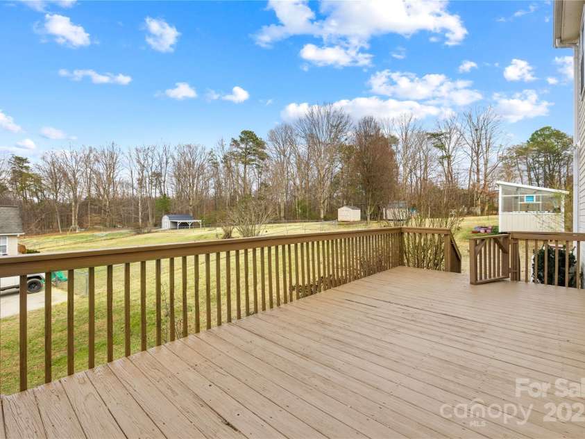 107 Dove Meadow Lane, Statesville, NC 28625.  MLS# CAR4333488, YatesRealty ID 2529. 