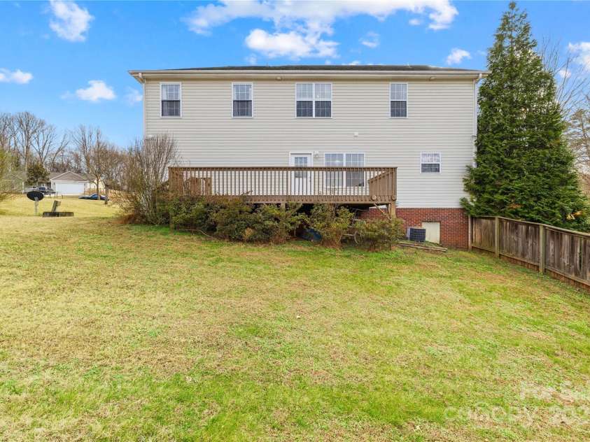 107 Dove Meadow Lane, Statesville, NC 28625.  MLS# CAR4333488, YatesRealty ID 2529. 