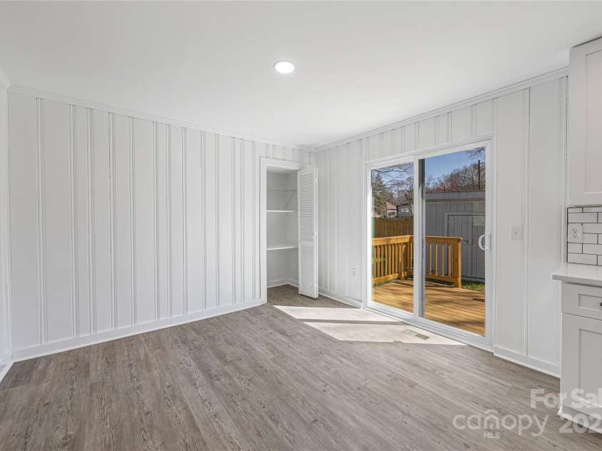 5015 Forestmont Drive, Matthews, NC 28105.  MLS# CAR4288687, YatesRealty ID 2529. 