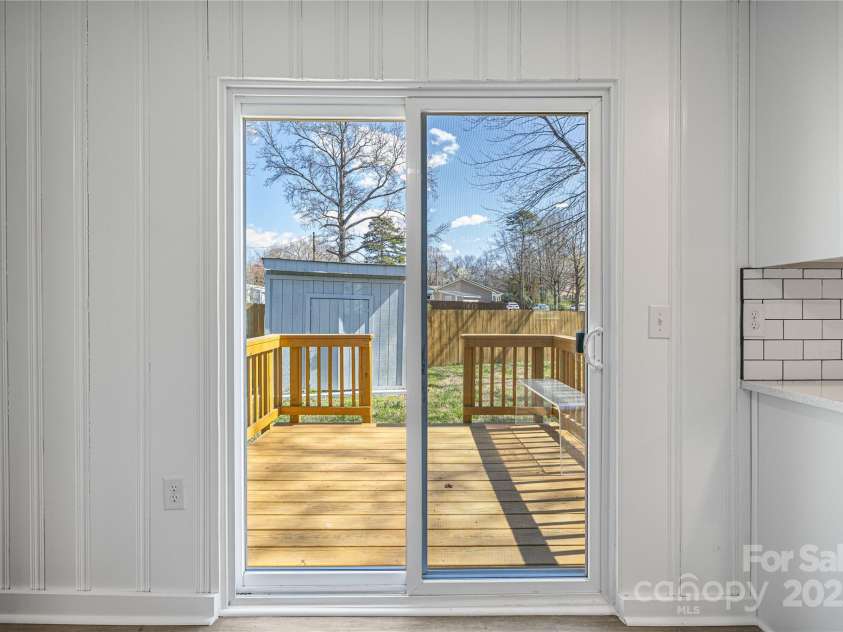 5015 Forestmont Drive, Matthews, NC 28105.  MLS# CAR4288687, YatesRealty ID 2529. 