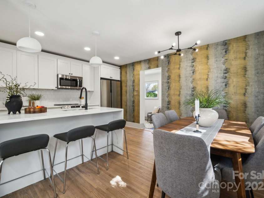 1749 Archdale Drive, Charlotte, NC 28210.  MLS# CAR4279467, YatesRealty ID 25290. 