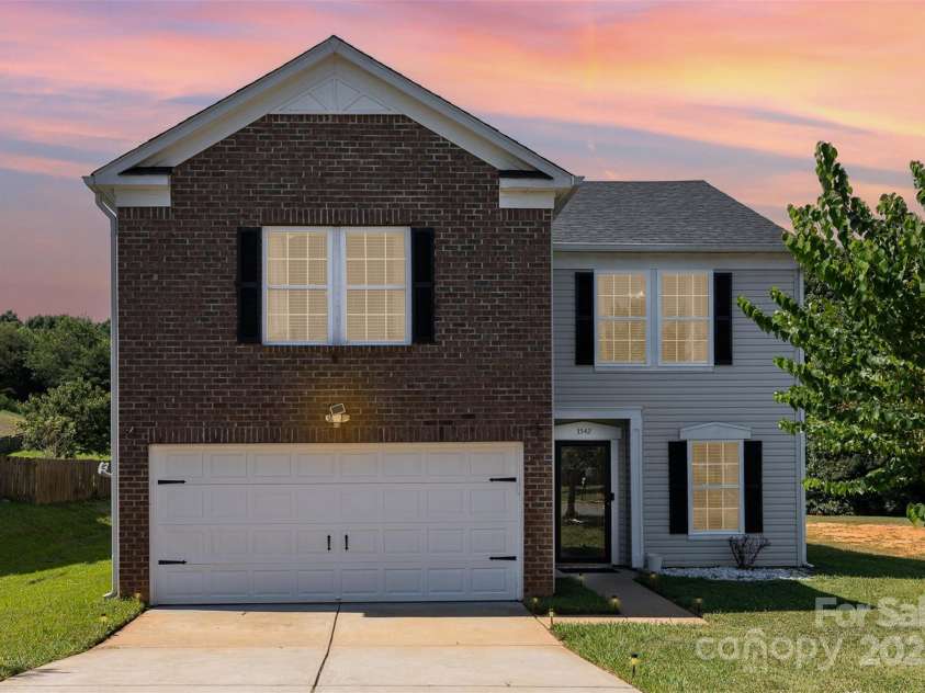 3542 Crowders View Drive, Gastonia, NC 28052.  MLS# CAR4279778, YatesRealty ID 25291. 