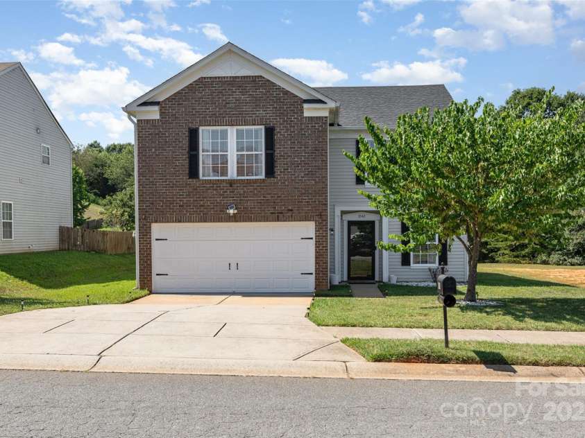 3542 Crowders View Drive, Gastonia, NC 28052.  MLS# CAR4279778, YatesRealty ID 25291. 