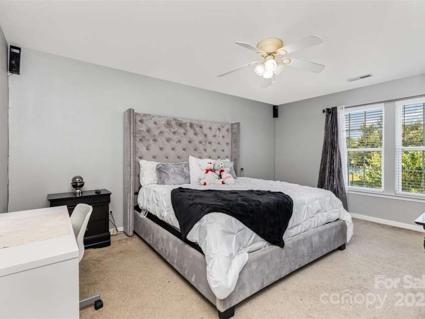 3542 Crowders View Drive, Gastonia, NC 28052.  MLS# CAR4279778, YatesRealty ID 25291. 