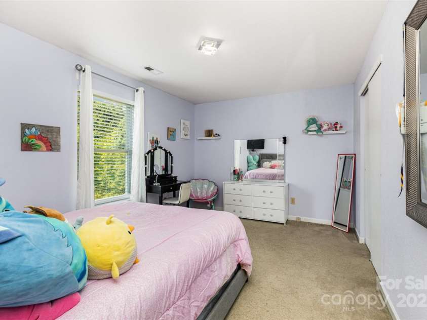 3542 Crowders View Drive, Gastonia, NC 28052.  MLS# CAR4279778, YatesRealty ID 25291. 
