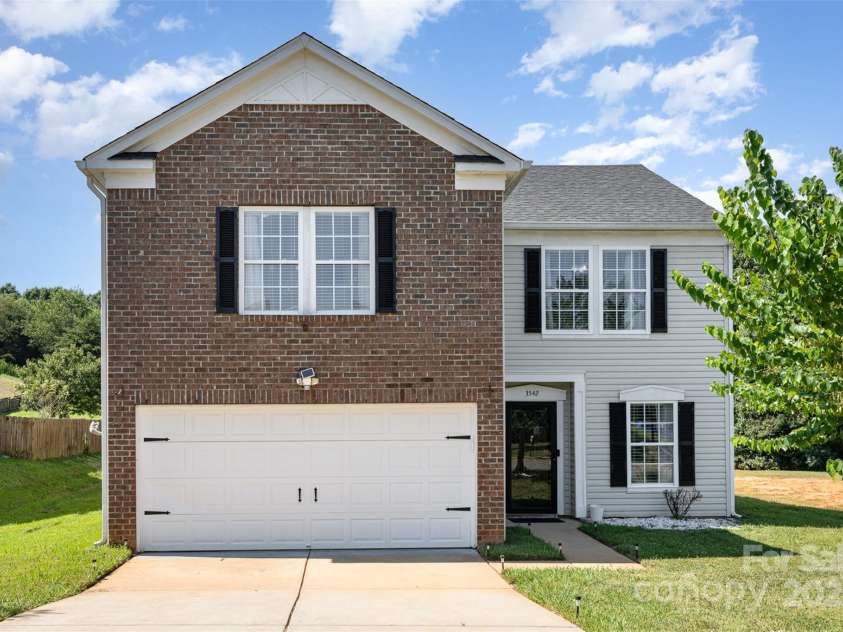 3542 Crowders View Drive, Gastonia, NC 28052.  MLS# CAR4279778, YatesRealty ID 25291. 