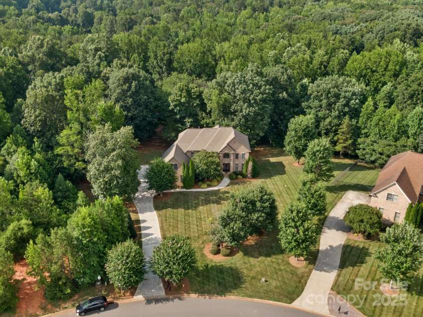 8407 Rolling Fields Road, Mint Hill, NC 28227.  MLS# CAR4278649, YatesRealty ID 25292. 