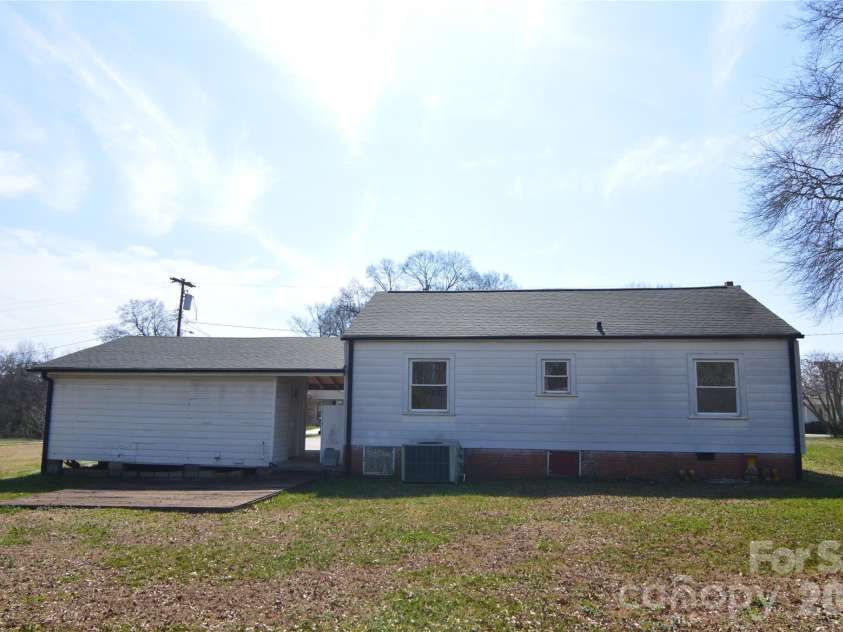 500 Gann Street, Lowell, NC 28098.  MLS# CAR4354875, YatesRealty ID 25294. 