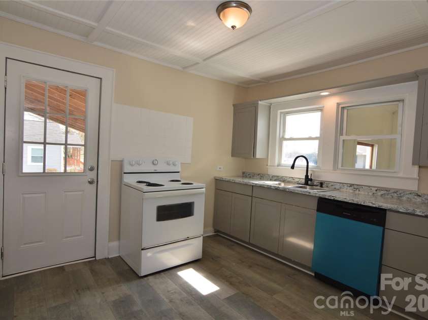 500 Gann Street, Lowell, NC 28098.  MLS# CAR4354875, YatesRealty ID 25294. 