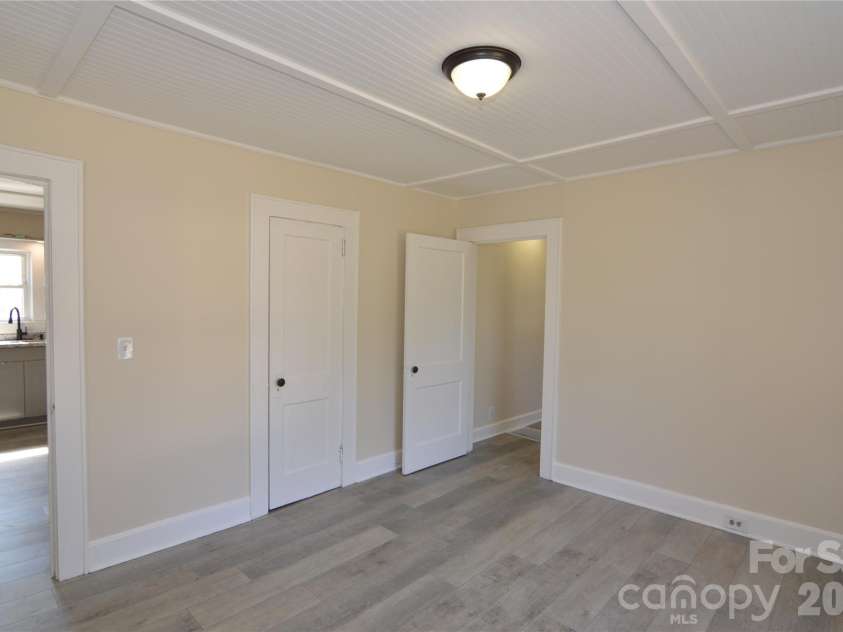 500 Gann Street, Lowell, NC 28098.  MLS# CAR4354875, YatesRealty ID 25294. B
