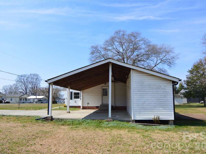 500 Gann Street, Lowell, NC 28098.  MLS# CAR4354875, YatesRealty ID 25294. Right Side View