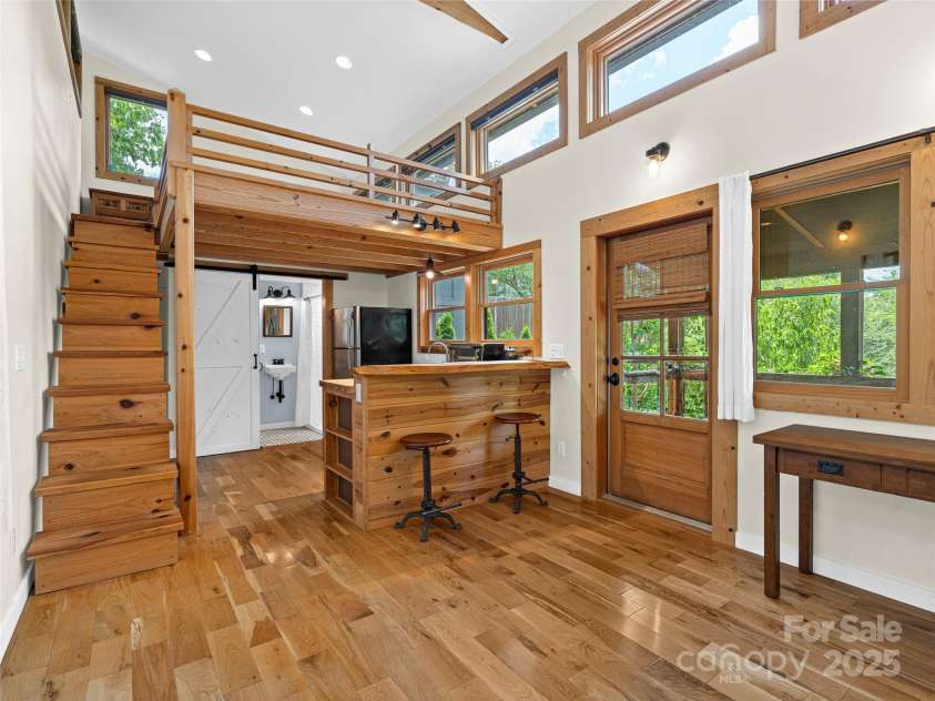 83 5th Avenue, Asheville, NC 28806.  MLS# CAR4275954, YatesRealty ID 25294. Sweet tiny cottage interior