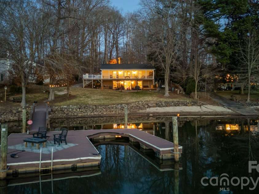 122 Lily Pad Loop, Troutman, NC 28166.  MLS# CAR4332898, YatesRealty ID 25295. 