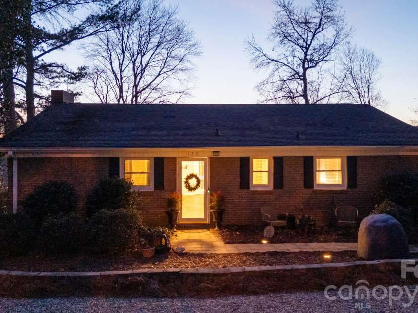 122 Lily Pad Loop, Troutman, NC 28166.  MLS# CAR4332898, YatesRealty ID 25295. 