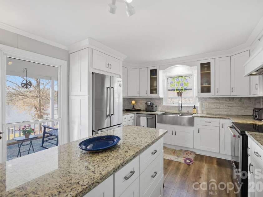 122 Lily Pad Loop, Troutman, NC 28166.  MLS# CAR4332898, YatesRealty ID 25295. 