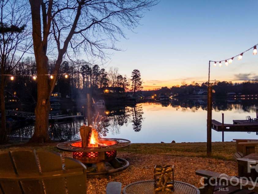 122 Lily Pad Loop, Troutman, NC 28166.  MLS# CAR4332898, YatesRealty ID 25295. 