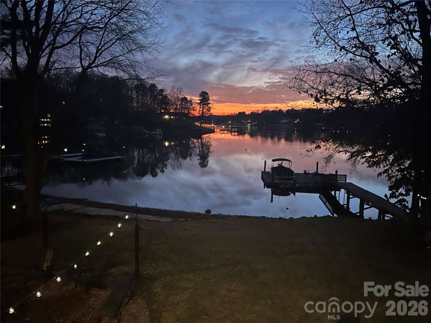 122 Lily Pad Loop, Troutman, NC 28166.  MLS# CAR4332898, YatesRealty ID 25295. 
