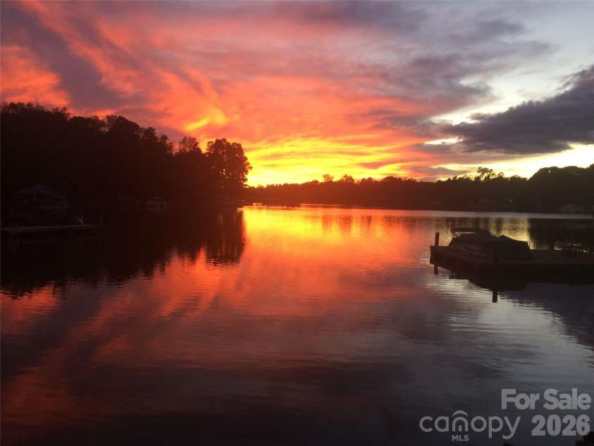 122 Lily Pad Loop, Troutman, NC 28166.  MLS# CAR4332898, YatesRealty ID 25295. 