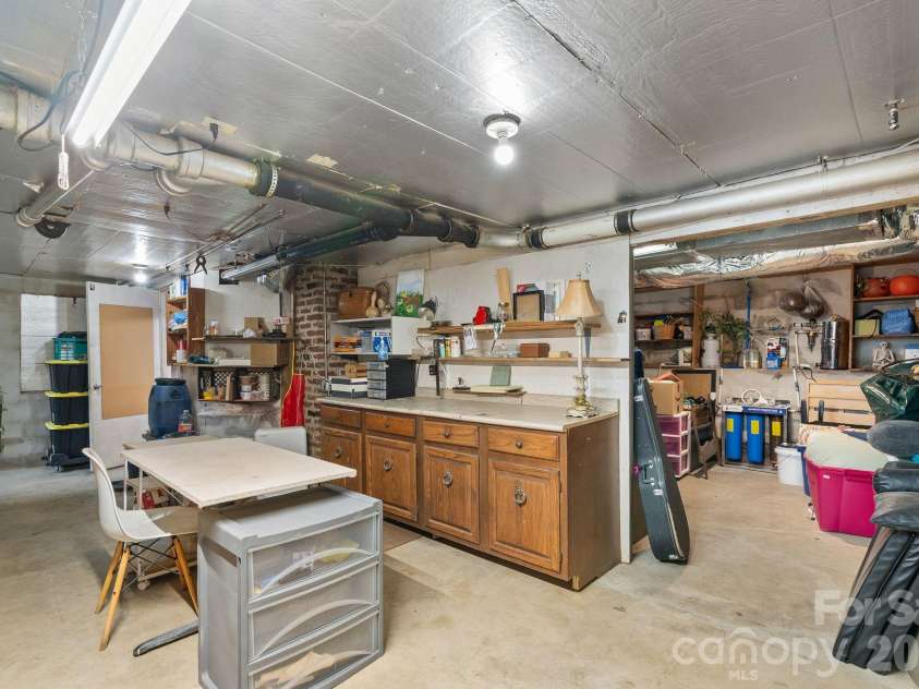 105 7th Street, Black Mountain, NC 28711.  MLS# CAR4379359, YatesRealty ID 25296. 