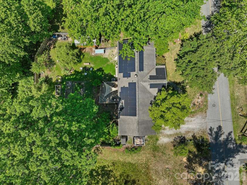 105 7th Street, Black Mountain, NC 28711.  MLS# CAR4379359, YatesRealty ID 25296. 