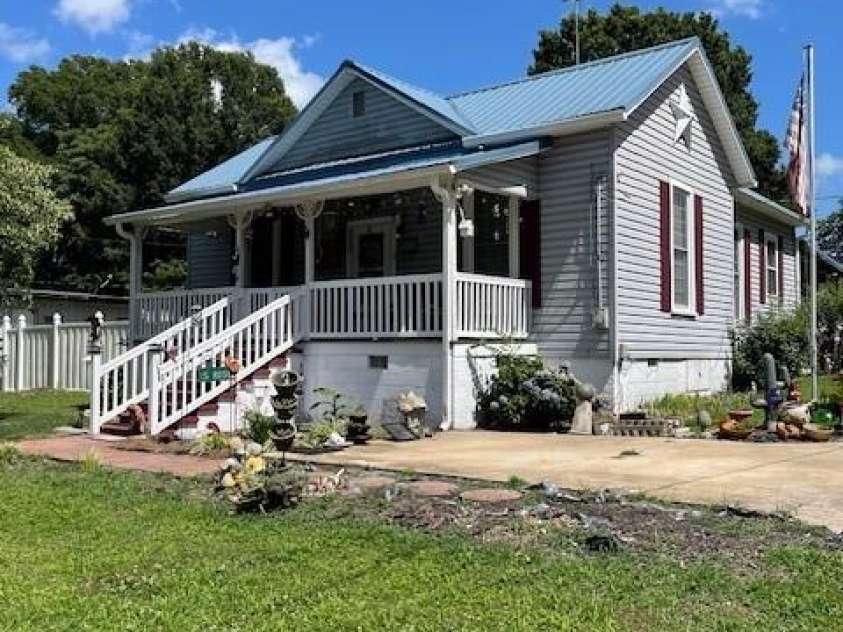 15 Rose Street, York, SC 29745.  MLS# CAR4266474, YatesRealty ID 25296. Front