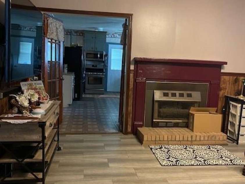 15 Rose Street, York, SC 29745.  MLS# CAR4266474, YatesRealty ID 25296. Living Room