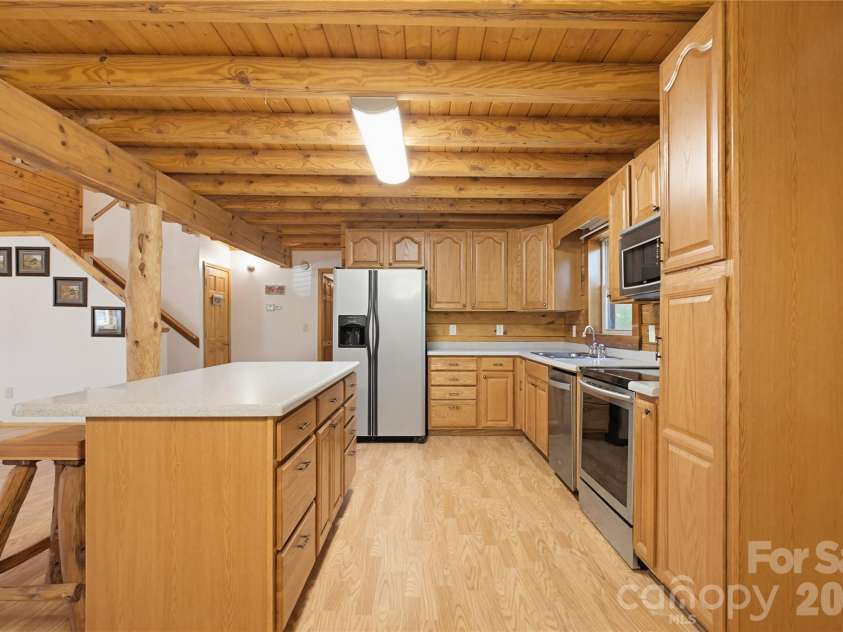 451 Rustic Ridge Drive, Canton, NC 28716.  MLS# CAR4384087, YatesRealty ID 25297. 