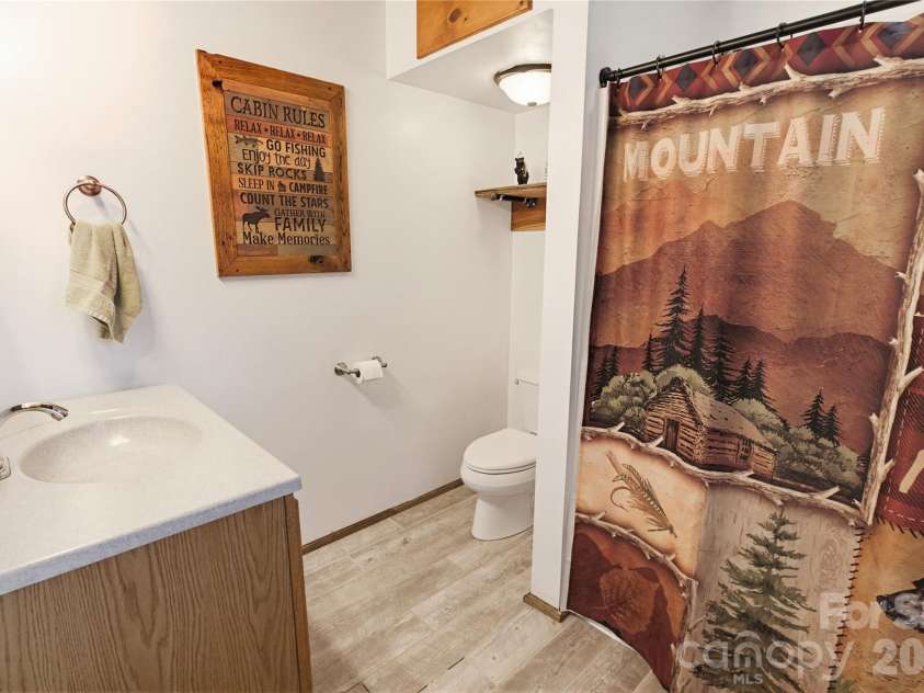 451 Rustic Ridge Drive, Canton, NC 28716.  MLS# CAR4384087, YatesRealty ID 25297. 