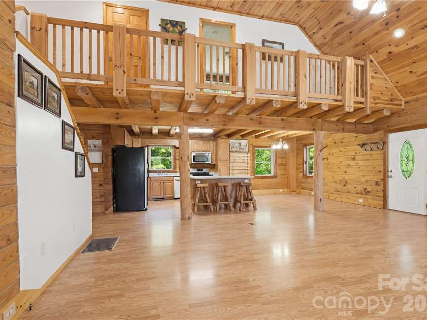 451 Rustic Ridge Drive, Canton, NC 28716.  MLS# CAR4384087, YatesRealty ID 25297. 