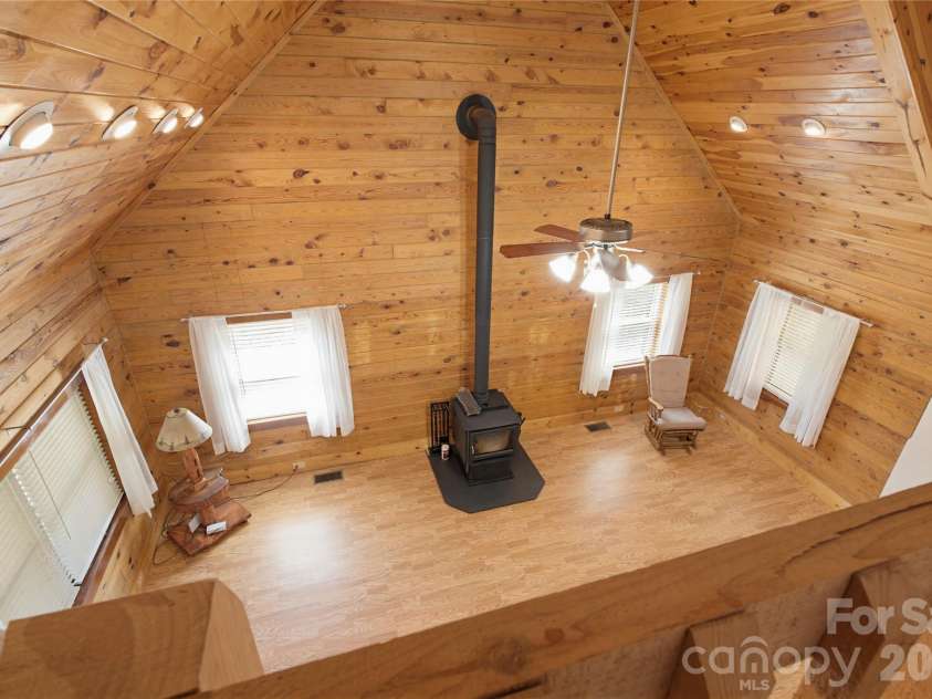 451 Rustic Ridge Drive, Canton, NC 28716.  MLS# CAR4384087, YatesRealty ID 25297. 