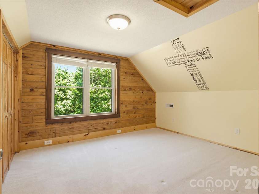 451 Rustic Ridge Drive, Canton, NC 28716.  MLS# CAR4384087, YatesRealty ID 25297. 