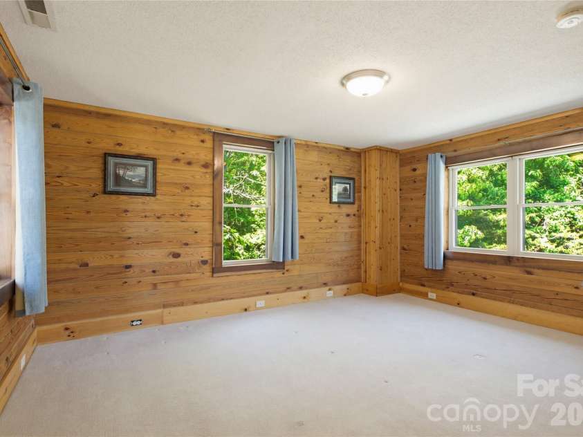 451 Rustic Ridge Drive, Canton, NC 28716.  MLS# CAR4384087, YatesRealty ID 25297. 