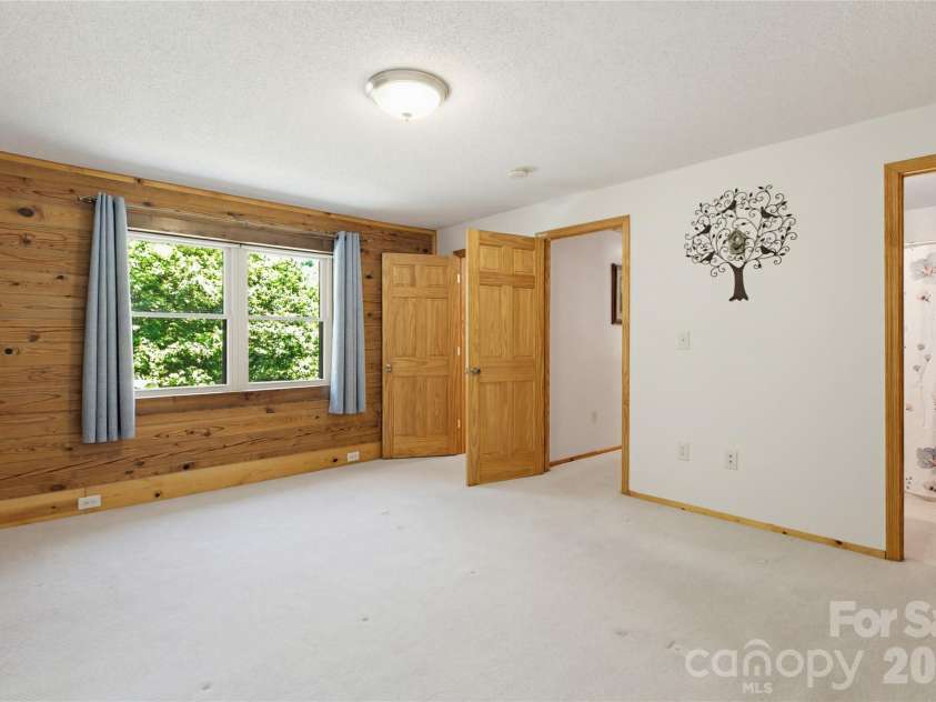 451 Rustic Ridge Drive, Canton, NC 28716.  MLS# CAR4384087, YatesRealty ID 25297. 