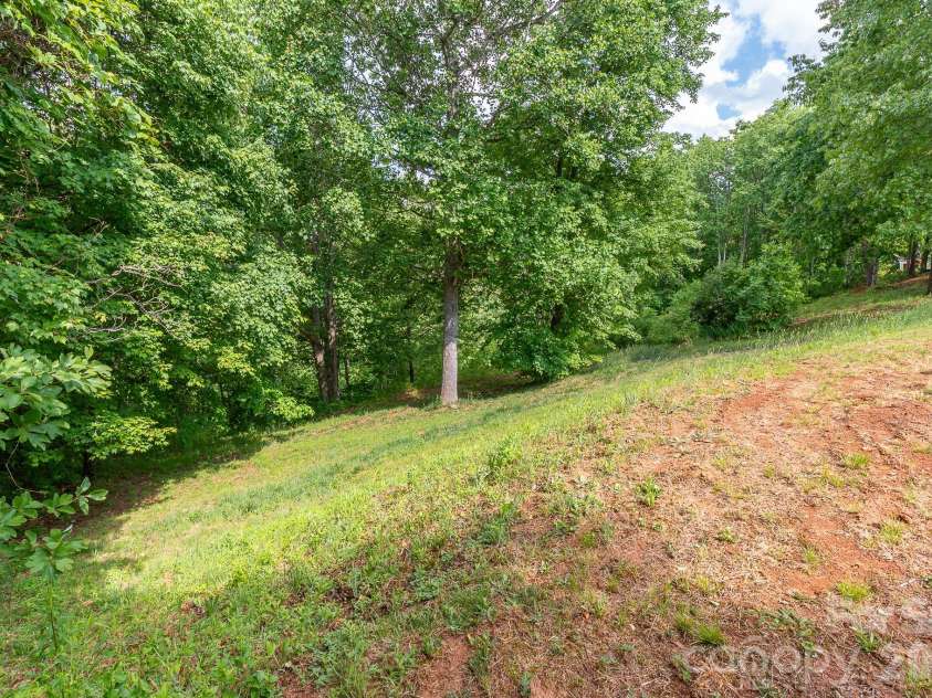 451 Rustic Ridge Drive, Canton, NC 28716.  MLS# CAR4384087, YatesRealty ID 25297. 