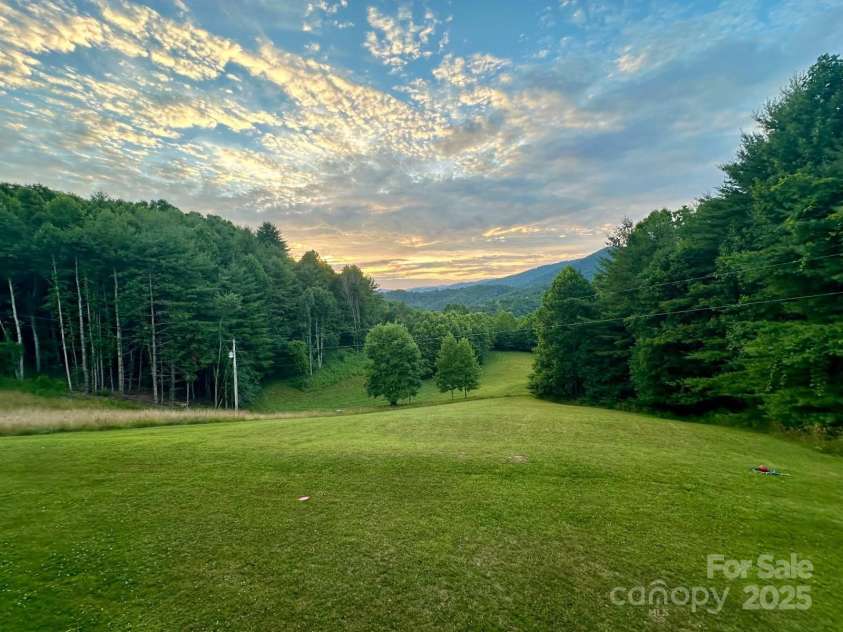 674 Johnson's River Bend Lane, Bakersville, NC 28705.  MLS# CAR4270013, YatesRealty ID 25297. 