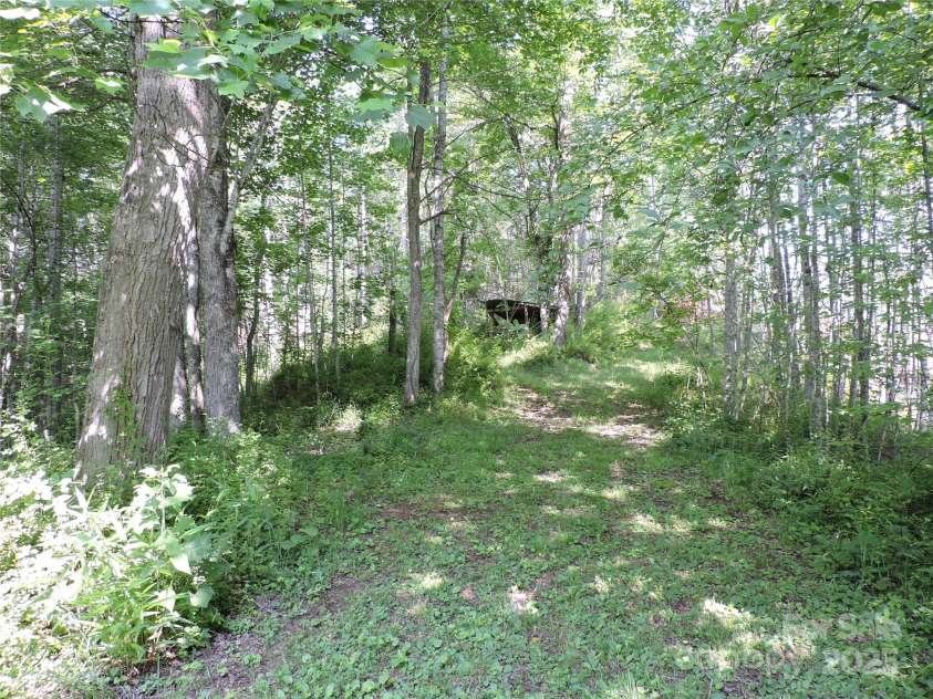674 Johnson's River Bend Lane, Bakersville, NC 28705.  MLS# CAR4270013, YatesRealty ID 25297. 