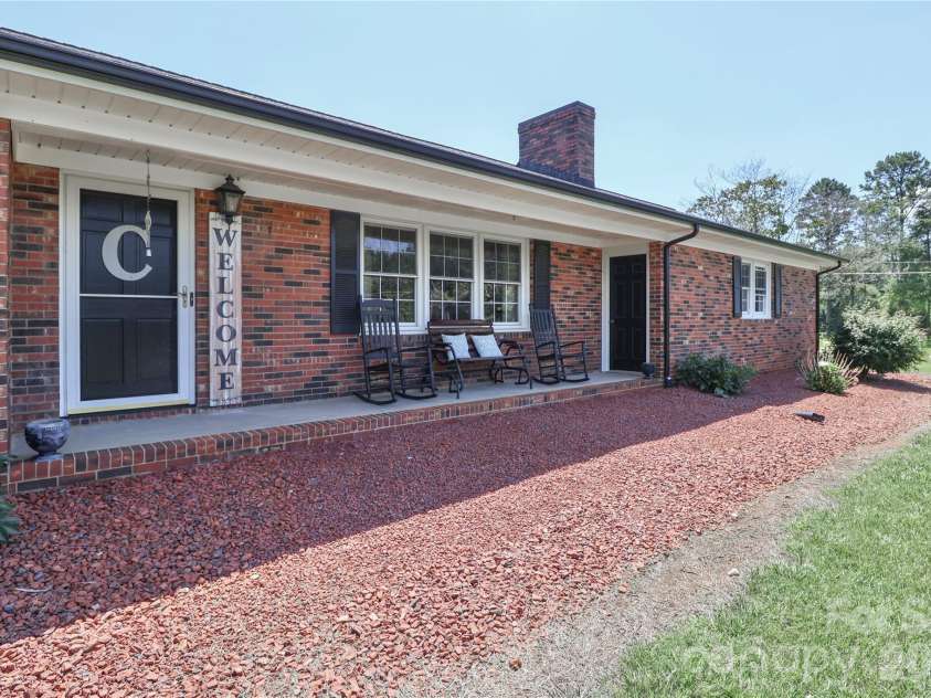 116 Deer Trail Road, Statesville, NC 28677.  MLS# CAR4272587, YatesRealty ID 25298. 