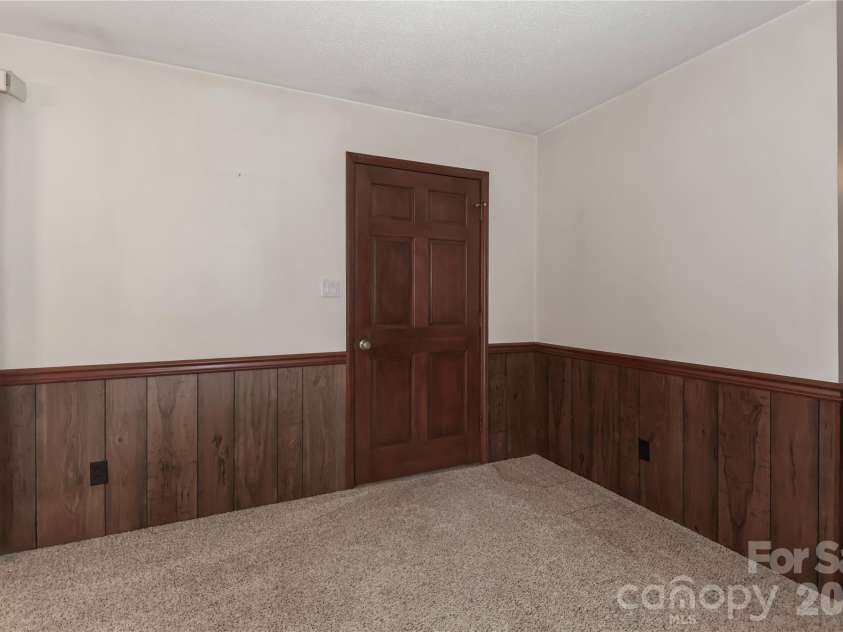 116 Deer Trail Road, Statesville, NC 28677.  MLS# CAR4272587, YatesRealty ID 25298. 