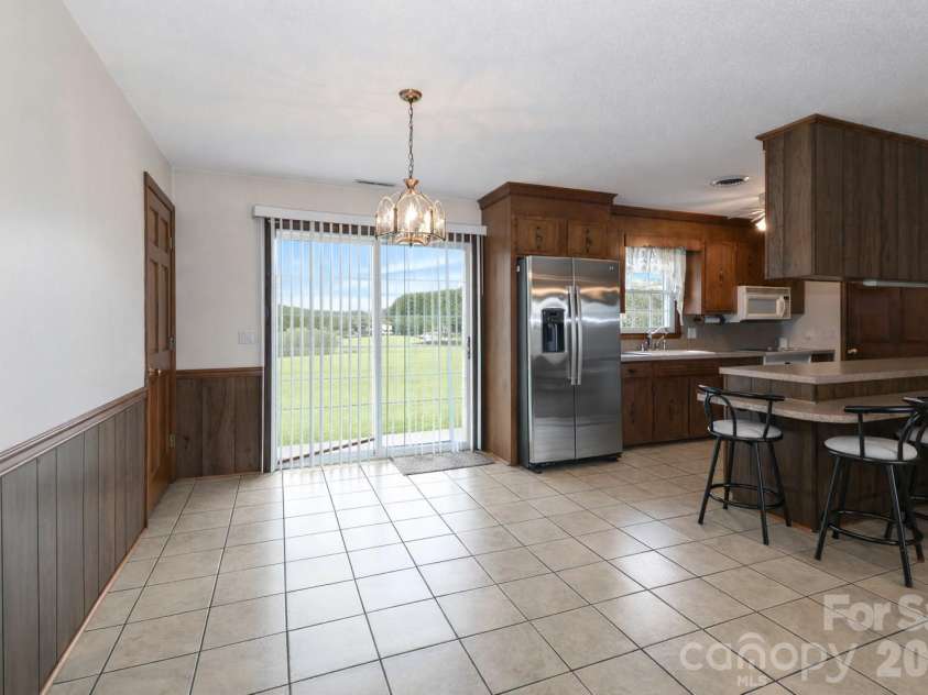116 Deer Trail Road, Statesville, NC 28677.  MLS# CAR4272587, YatesRealty ID 25298. 