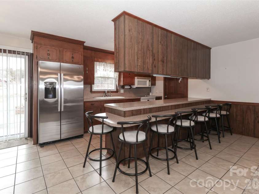116 Deer Trail Road, Statesville, NC 28677.  MLS# CAR4272587, YatesRealty ID 25298. 