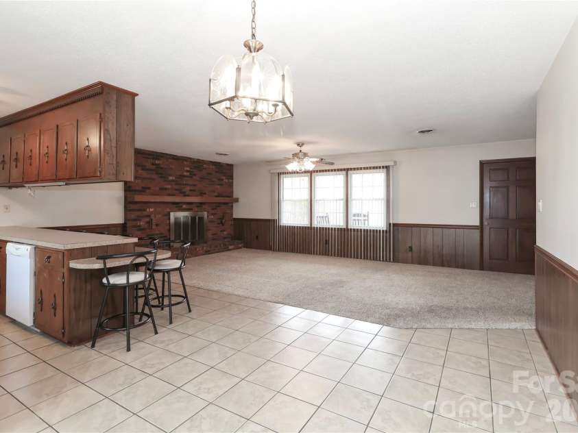 116 Deer Trail Road, Statesville, NC 28677.  MLS# CAR4272587, YatesRealty ID 25298. 