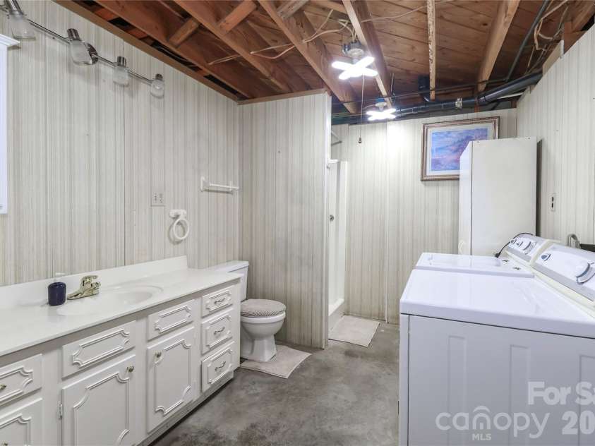 116 Deer Trail Road, Statesville, NC 28677.  MLS# CAR4272587, YatesRealty ID 25298. 