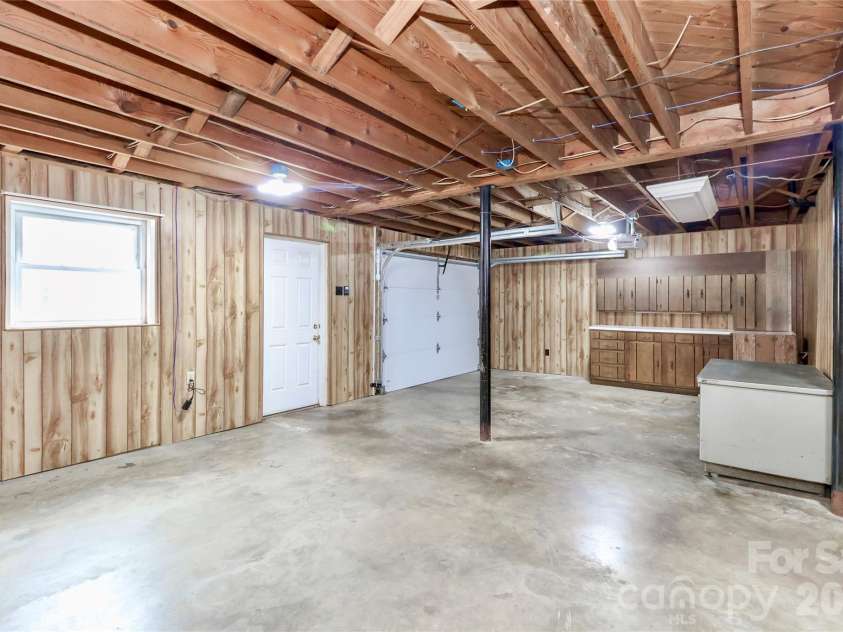 116 Deer Trail Road, Statesville, NC 28677.  MLS# CAR4272587, YatesRealty ID 25298. 