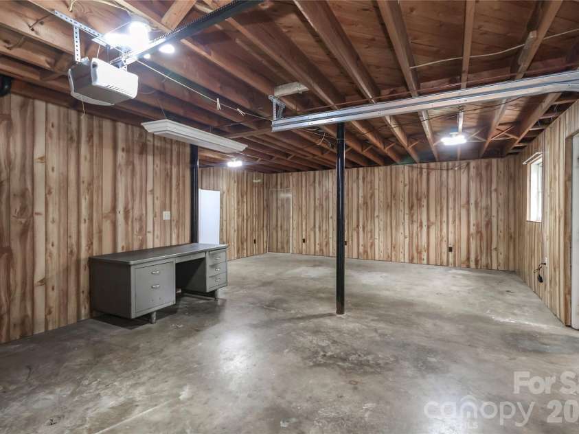 116 Deer Trail Road, Statesville, NC 28677.  MLS# CAR4272587, YatesRealty ID 25298. 