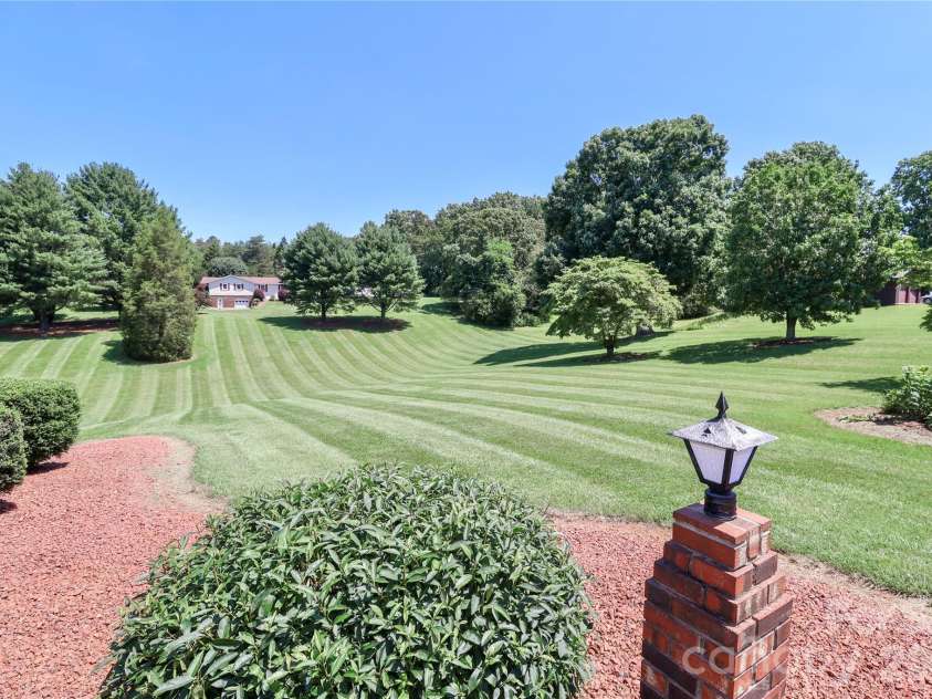 116 Deer Trail Road, Statesville, NC 28677.  MLS# CAR4272587, YatesRealty ID 25298. 