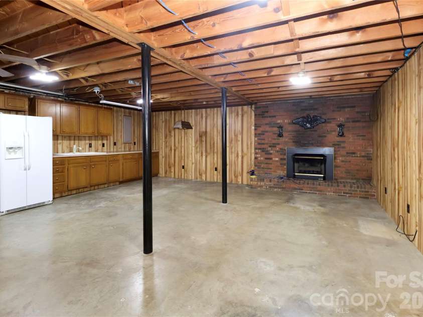 116 Deer Trail Road, Statesville, NC 28677.  MLS# CAR4272587, YatesRealty ID 25298. 