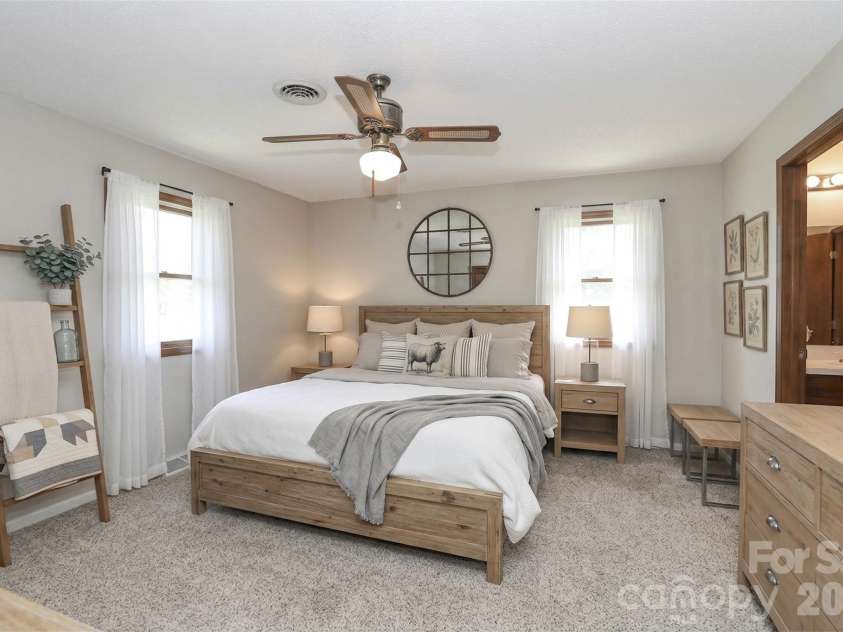 116 Deer Trail Road, Statesville, NC 28677.  MLS# CAR4272587, YatesRealty ID 25298. 